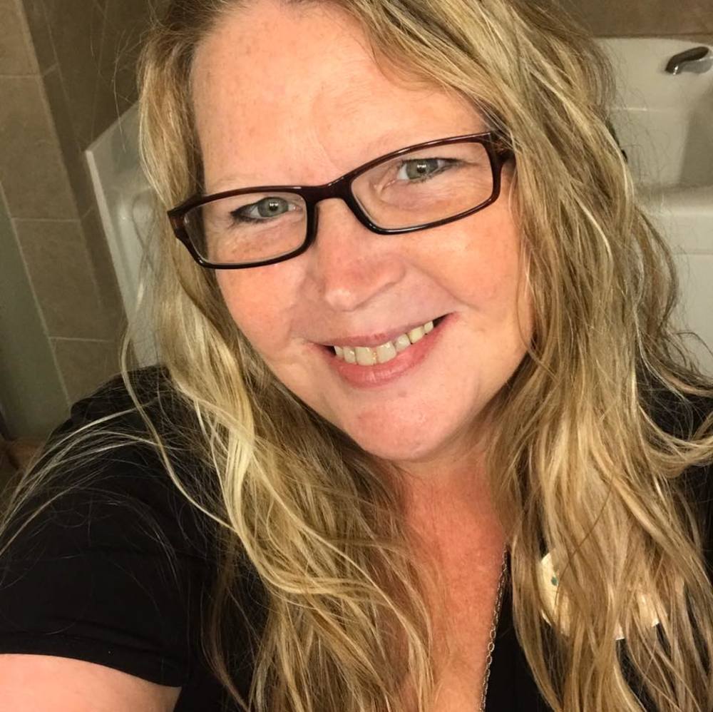 Meet your Posher, Lorie
